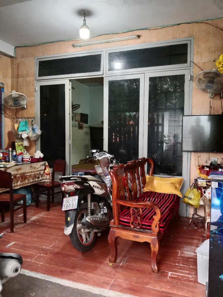 GIẢM 1 tỷ, GIÁ 8,5 TỶ , nhà 2 mặt tiền , đường song hành , trung chánh hóc môn , diện tích 87,5m2