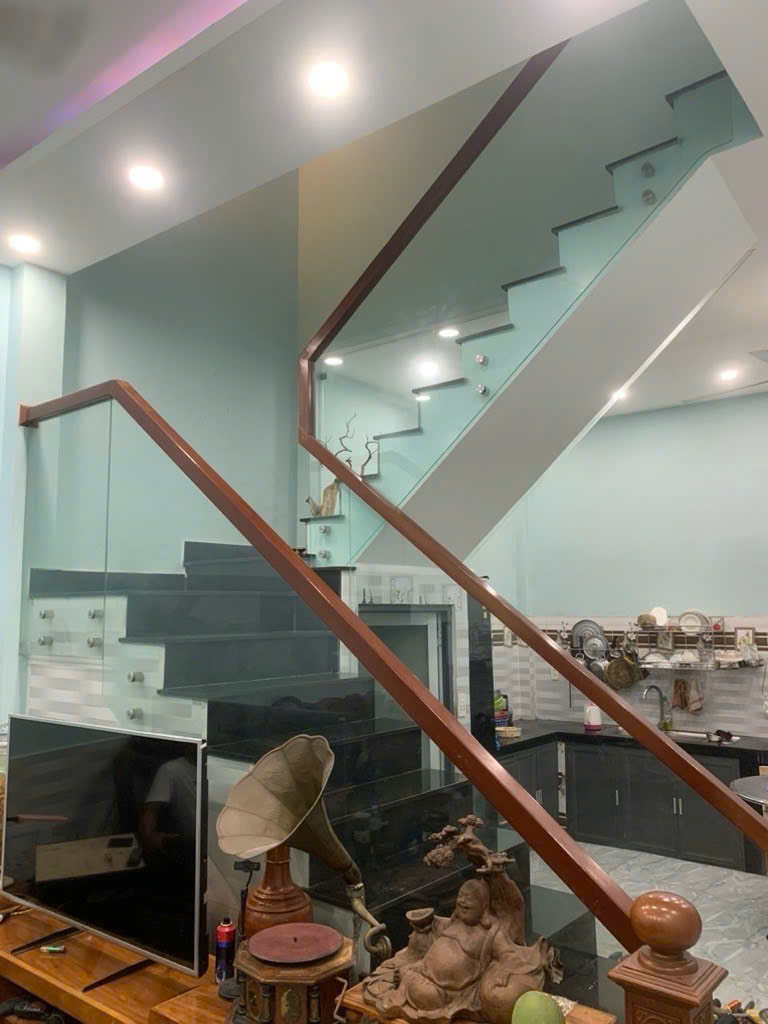3T5 , ngang 5x13 , Tô ký Hóc Môn , Nhà mới XD , DỌN VÀO Ở LUÔN