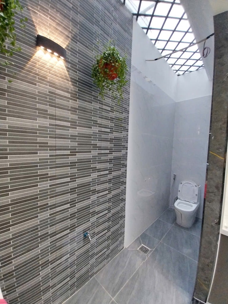 BÁN NHÀ 5 TẦNG TRUNG MỸ TÂY, Q12 – DT 62M² - GIÁ 9 TỶ