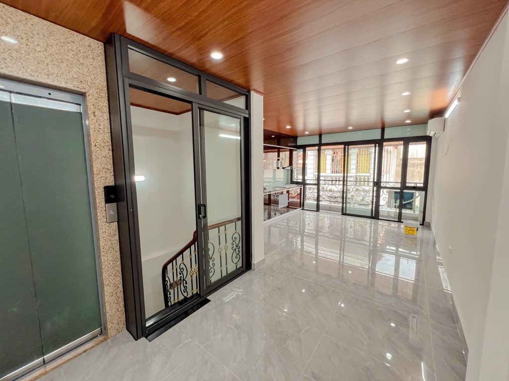 VIP Hoàng Văn Thái – Phân lô Quân đội – Gara ô tô – Thang máy – Ngõ thông KD – An sinh đỉnh.