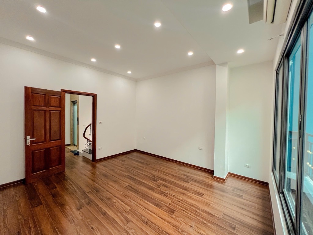 VIP Hoàng Văn Thái – Phân lô Quân đội – Gara ô tô – Thang máy – Ngõ thông KD – An sinh đỉnh.