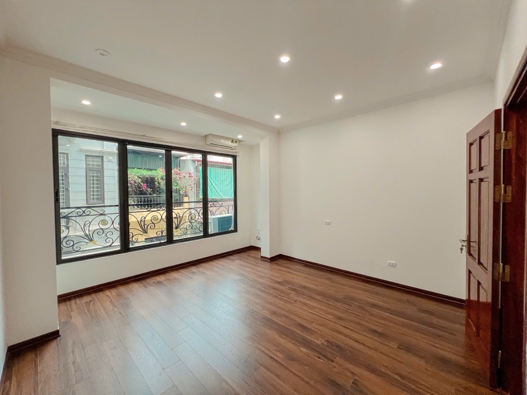 VIP Hoàng Văn Thái – Phân lô Quân đội – Gara ô tô – Thang máy – Ngõ thông KD – An sinh đỉnh.