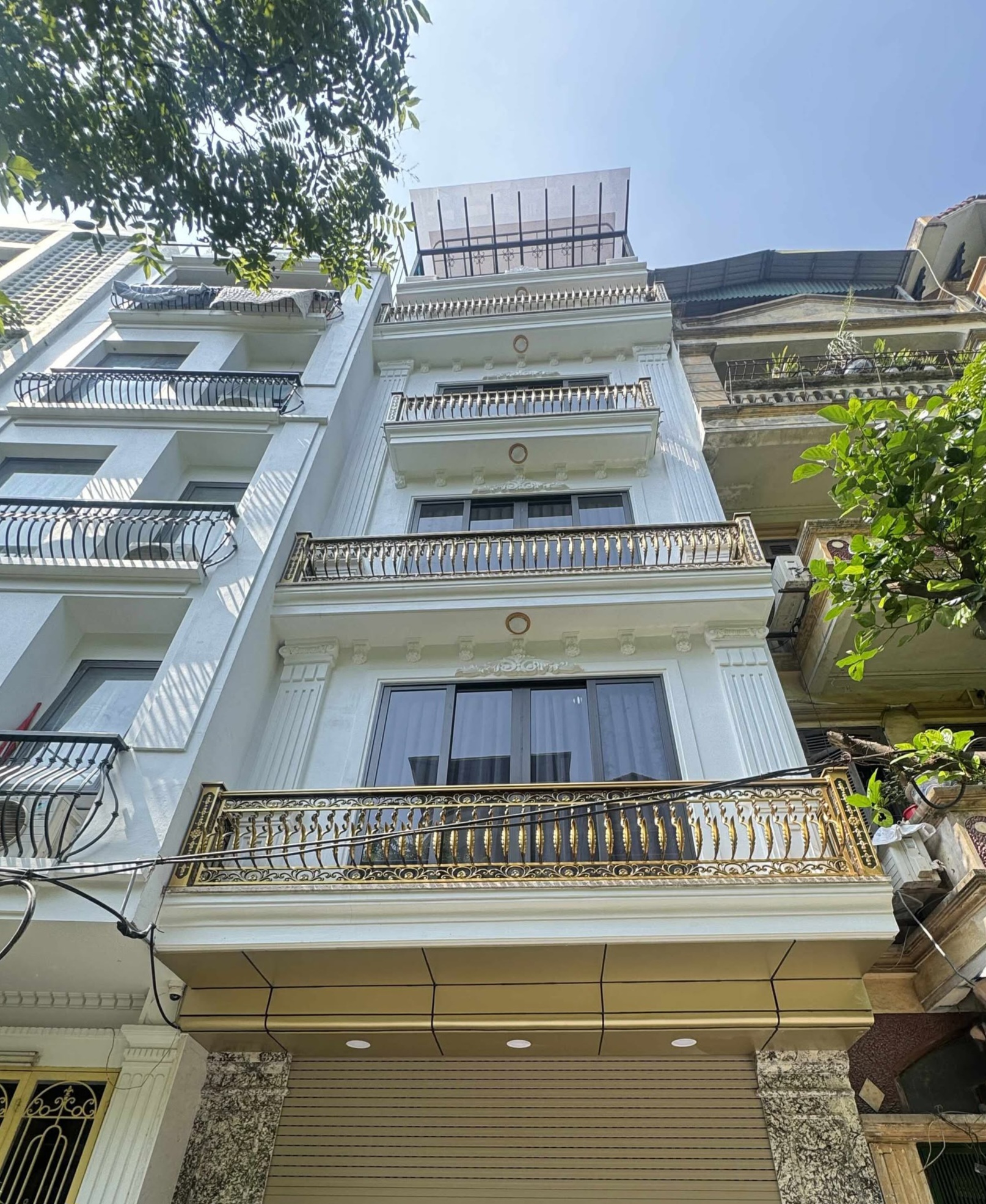 CỰC PHẨM - ĐẦM TRẤU - HAI BÀ TRƯNG –PHÂN LÔ 7 TẦNG– NỘI THẤT GỖ ĐỎ- Ở SANG - KD ĐỈNH