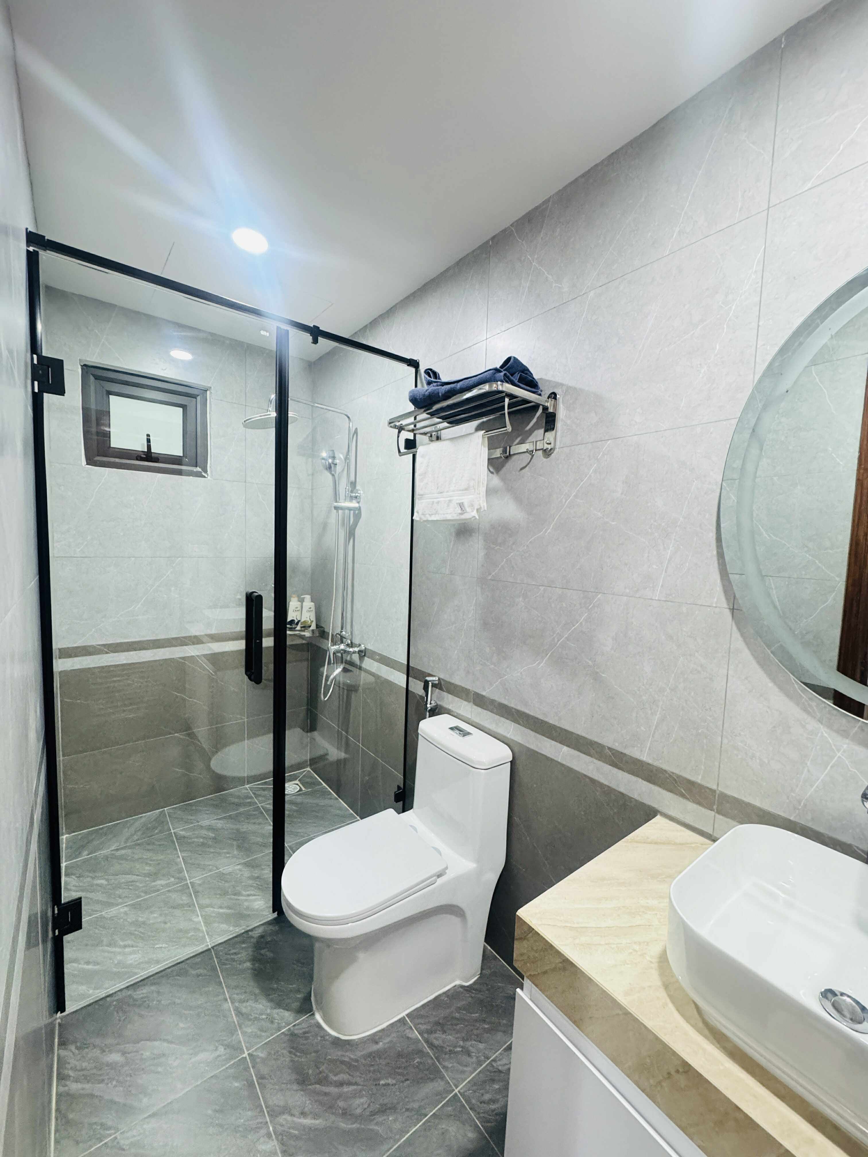 CỰC PHẨM - ĐẦM TRẤU - HAI BÀ TRƯNG –PHÂN LÔ 7 TẦNG– NỘI THẤT GỖ ĐỎ- Ở SANG - KD ĐỈNH