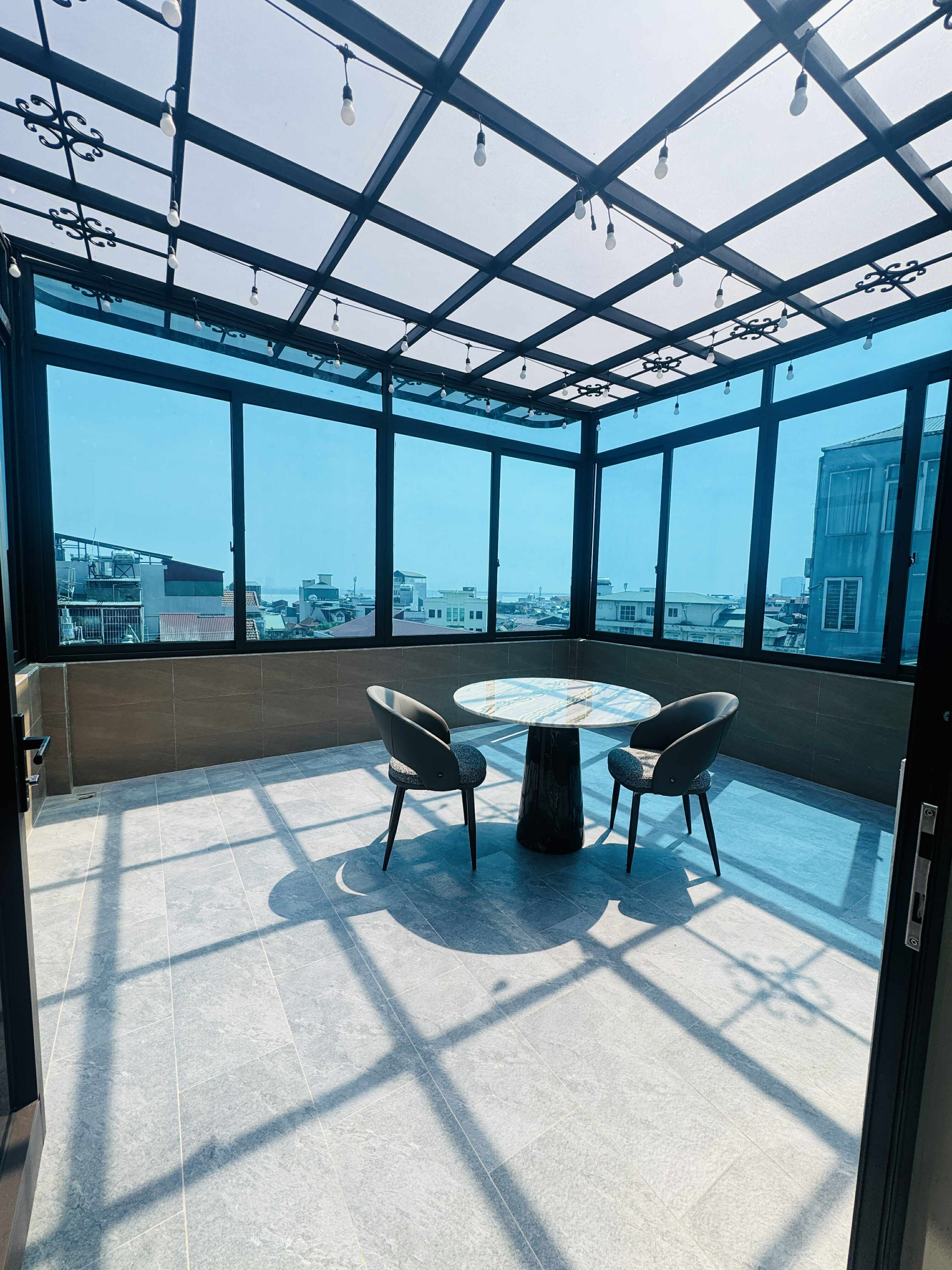 CỰC PHẨM - ĐẦM TRẤU - HAI BÀ TRƯNG –PHÂN LÔ 7 TẦNG– NỘI THẤT GỖ ĐỎ- Ở SANG - KD ĐỈNH