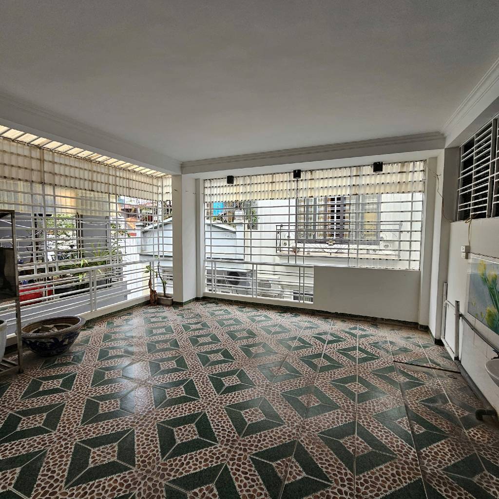 HIẾM – PHÂN LÔ HOÀNG HOA THÁM – LÔ GÓC 2 THOÁNG – Ô TÔ QUA NHÀ – KINH DOANH ĐỈNH