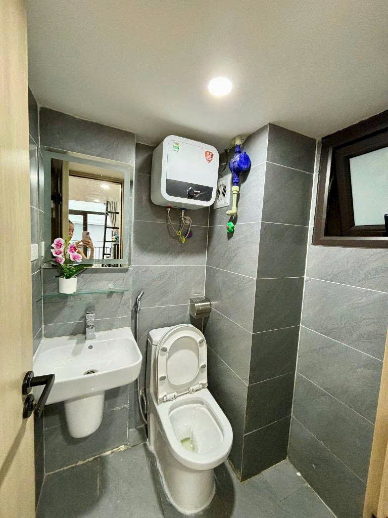 1 CĂN DUY NHẤT - MẶT TIỀN QUYỀN LỰC- SIÊU HIẾM- LÕI CẦU GIẤY – TRUNG KÍNH – 16 PHÒNG KHÉP KÍN- DÒNG TIỀN 1,5 TỶ/NĂM, CHỈ NHỈNH 18TỶ