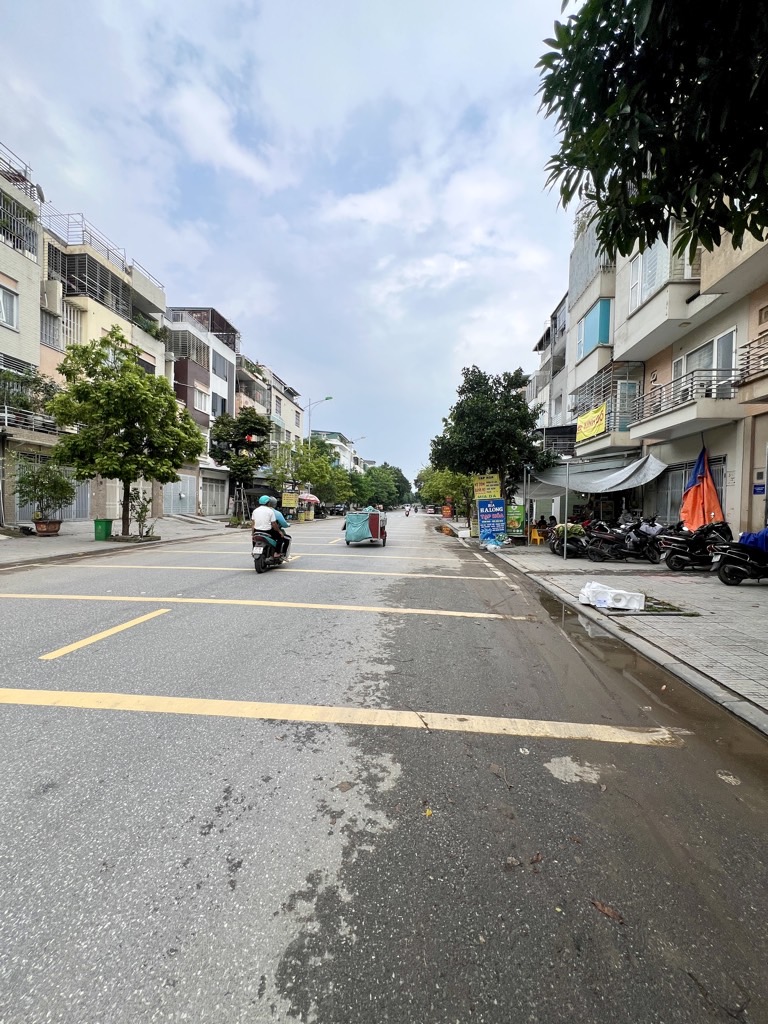 PHÂN LÔ VIP VĂN PHÚ - VỈA HÈ ĐÁ BÓNG - ĐƯỜNG 24M - MẶT TIỀN RỘNG, NỞ HẬU - KINH DOANH ĐỈNH