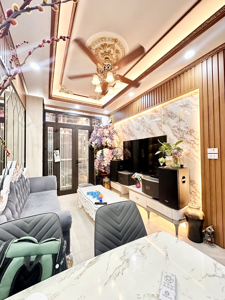 CHỈ VÀI TỶ Mà ĐẸP NHẤT PHÂN KHÚC - BA ĐÌNH Lô góc–Ngõ thông–Phân lô– Ô tô đỗ cửa.