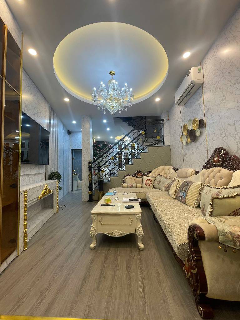 SỐNG SANG -SỐNG CHẤT- GIÁP ĐỐNG ĐA- FULL NỘI THẤT –NGÕ THÔNG–10M RA PHỐ–ÔTÔ ĐỖ CỬA -GIÁ CHỐT BẤT CHẤP
