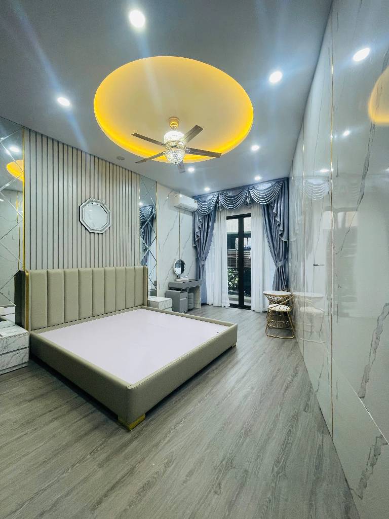 SỐNG SANG -SỐNG CHẤT- GIÁP ĐỐNG ĐA- FULL NỘI THẤT –NGÕ THÔNG–10M RA PHỐ–ÔTÔ ĐỖ CỬA -GIÁ CHỐT BẤT CHẤP