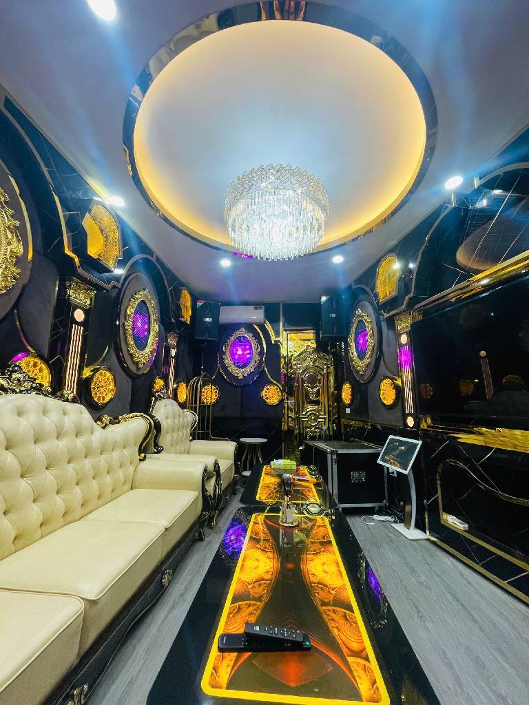 SỐNG SANG -SỐNG CHẤT- GIÁP ĐỐNG ĐA- FULL NỘI THẤT –NGÕ THÔNG–10M RA PHỐ–ÔTÔ ĐỖ CỬA -GIÁ CHỐT BẤT CHẤP