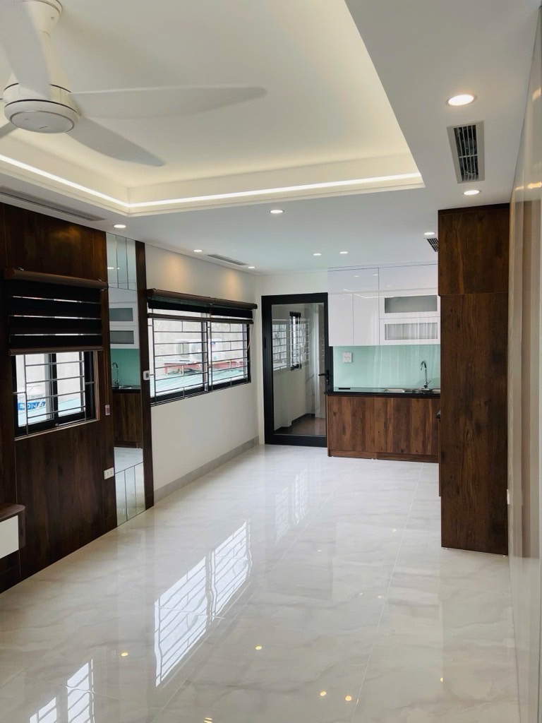ĐỘC LẠ HOÀNG MAI - MẶT PHỐ KINH DOANH - GIÁ TRONG NGÕ - 6 TẦNG THANG MÁY - HÀNG XÓM QUAN CHỨC