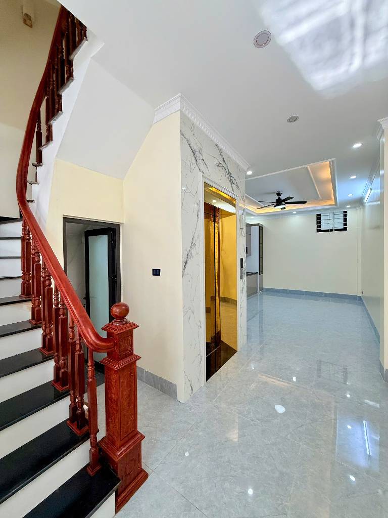 HOÀNG MAI – NHỈNH 15 TỶ/65M²- NGÕ NHƯ PHỐ– NHÀ MỚI TỪ MÓNG – KINH DOANH – ÔTÔ TRÁNH – FULL NỘI THẤT CAO CẤP.