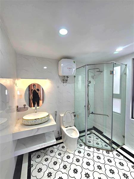 NHỈNH 10 TỶ - THƯƠNG LƯỢNG MẠNH TAY - CÓ NGAY VỊ TRÍ HIẾM- LONG BIÊN  LÔ GÓC NỞ HẬU – 6 TẦNG– ÔTÔ TRÁNH –SỐNG CHẤT