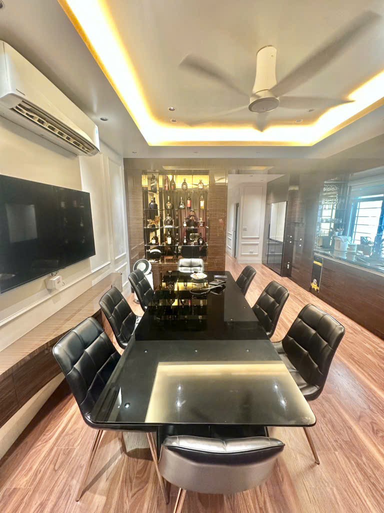 XỨNG TẦM ĐẲNG CẤP GIA CHỦ -GIỮA LÒNG HOÀNG MAI–NỘI THẤT TIỀN TỶ - Ở SƯỚNG NHƯ 6 SAO - 7TẦNG, ÔTÔ, GIÁ TRONG NGÕ