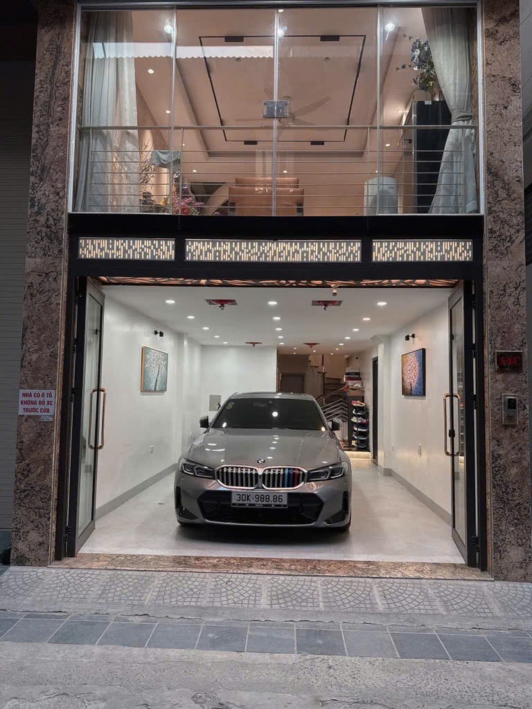 XỨNG TẦM ĐẲNG CẤP GIA CHỦ -GIỮA LÒNG HOÀNG MAI–NỘI THẤT TIỀN TỶ - Ở SƯỚNG NHƯ 6 SAO - 7TẦNG, ÔTÔ, GIÁ TRONG NGÕ