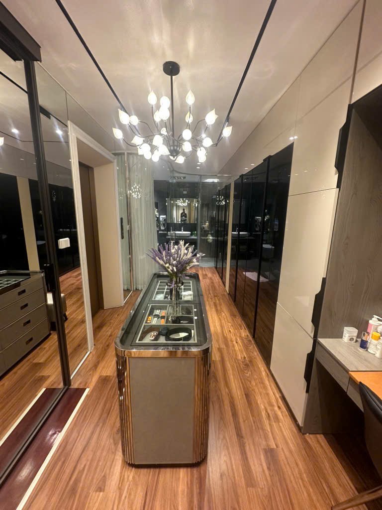 XỨNG TẦM ĐẲNG CẤP GIA CHỦ -GIỮA LÒNG HOÀNG MAI–NỘI THẤT TIỀN TỶ - Ở SƯỚNG NHƯ 6 SAO - 7TẦNG, ÔTÔ, GIÁ TRONG NGÕ