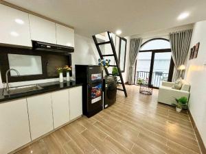 1 CĂN DUY NHẤT - MẶT TIỀN QUYỀN LỰC- SIÊU HIẾM- LÕI CẦU GIẤY – TRUNG KÍNH – 16 PHÒNG KHÉP KÍN- DÒNG TIỀN 1,5 TỶ/NĂM, CHỈ NHỈNH 18TỶ