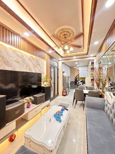 CHỈ VÀI TỶ Mà ĐẸP NHẤT PHÂN KHÚC - BA ĐÌNH Lô góc–Ngõ thông–Phân lô– Ô tô đỗ cửa.