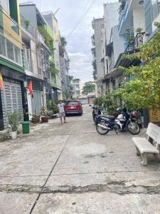 GẦN NGÃ TƯ GA ĐƯỜNG HÀ HUY GIÁP QUẬN 12 HXH - Nhỉnh 5 tỷ
