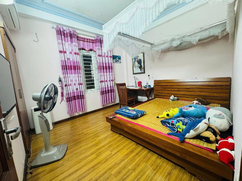 NHÀ KHƯƠNG ĐÌNH ĐẸP HIẾM