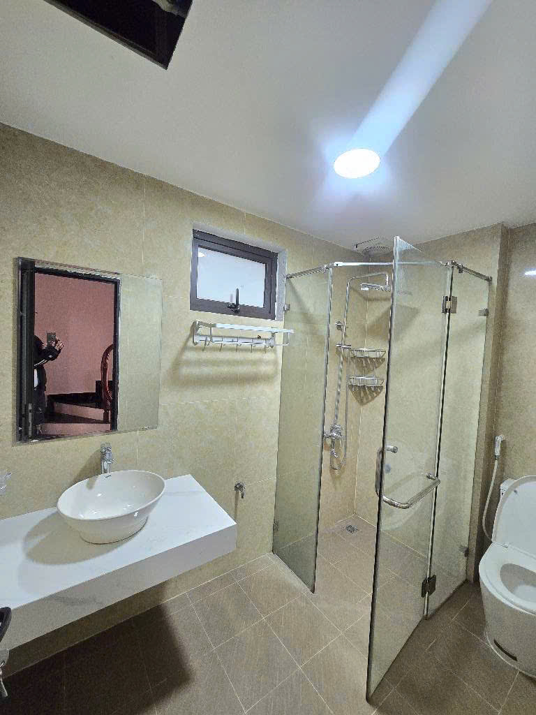 NHÀ LÔ GÓC 8/3 QUẬN HAI BÀ TRƯNG 5 TẦNG 7,4 tỷ