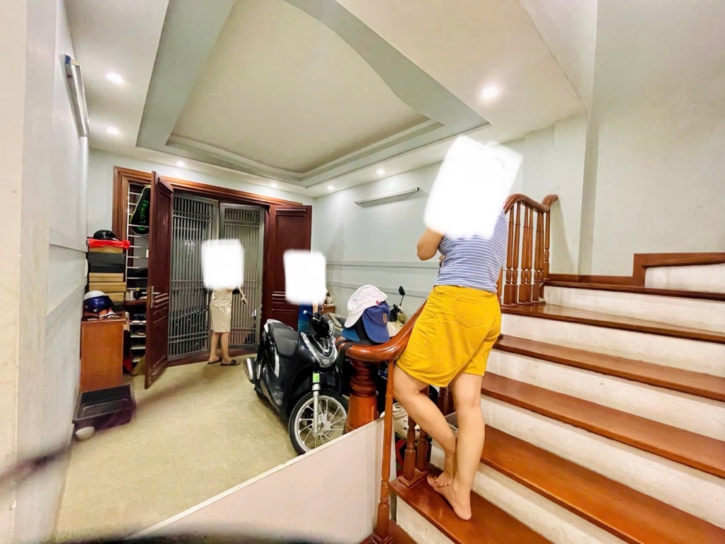 Bán nhà 5 tầng Cầu Giấy 8,7 tỷ full nội thất Đắt tiền