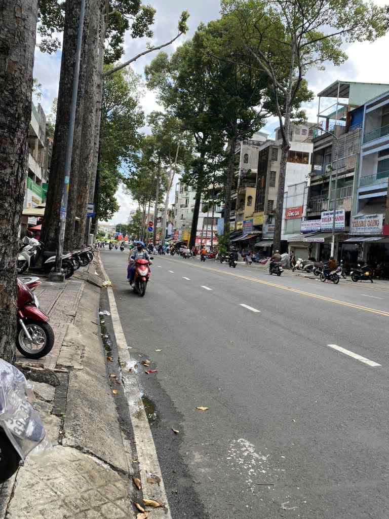 NHÀ BÁN MẶT TIỀN KINH DOANH SẦM UẤT ĐƯỜNG NGÔ GIA TỰ, QUẬN 10