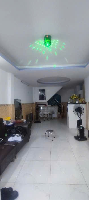 nhà hẻm xe hơi đường Lê Hồng Phong, Phường Vườn Lài, Quận 10 cũ.