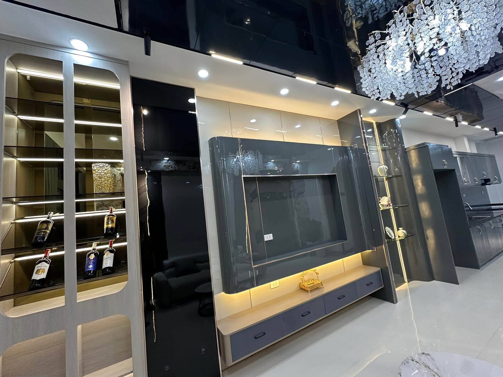 5 TẦNG MẶT PHỐ KIM GIANG - VỈA HÈ RỘNG - KINH DOANH TỐT