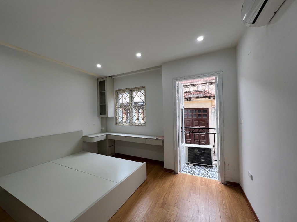 Bán nhà Nhân Chính , Nhà đẹp ở ngay, 6 tầng full nội thất,26m2, 7.8 tỷ.