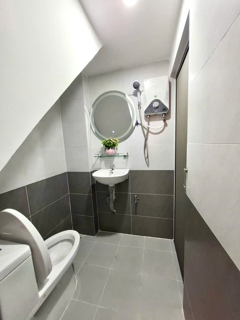 MẶT TIỀN KINH DOANH- HUỲNH THIỆN LỘC - 28M- 3Tầng - chỉ 4.xx Tỷ