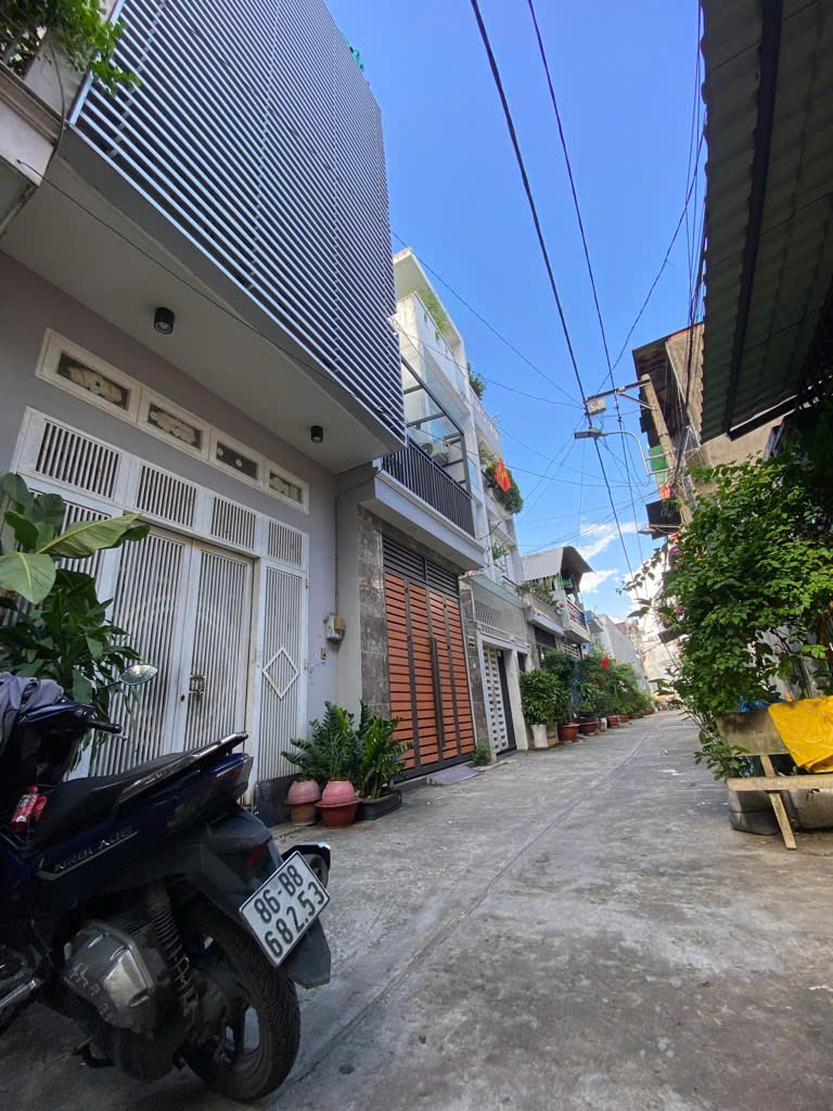 HẺM ĐỐI DIÊN EAON TÂN PHÚ, SỔ HỒNG RIÊNG, HOÀN CÔNG ĐẦY ĐỦ, 4 TẦNG, NHỈNH  7 tỷ