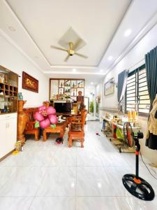 Bán nhà mặt tiền kinh doanh sát Nguyễn Sơn- 55m2 - giá chỉ 7,3 tỷ