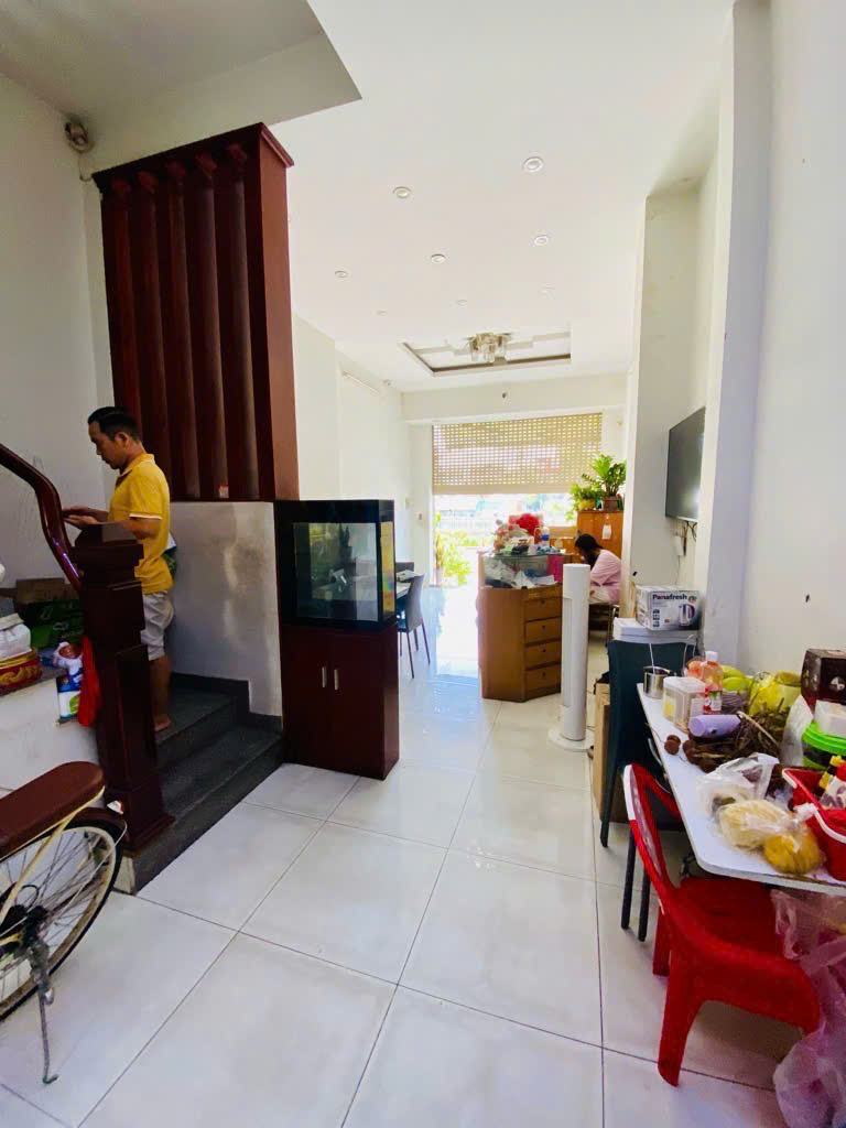 Bán nhà MTKD Hồng Bàng P12 Q6