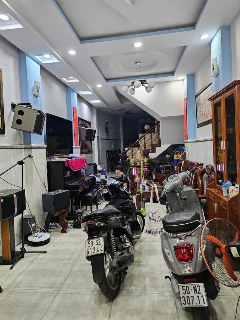 Bán nhà hẻm 405 Hậu Giang P11 Q6