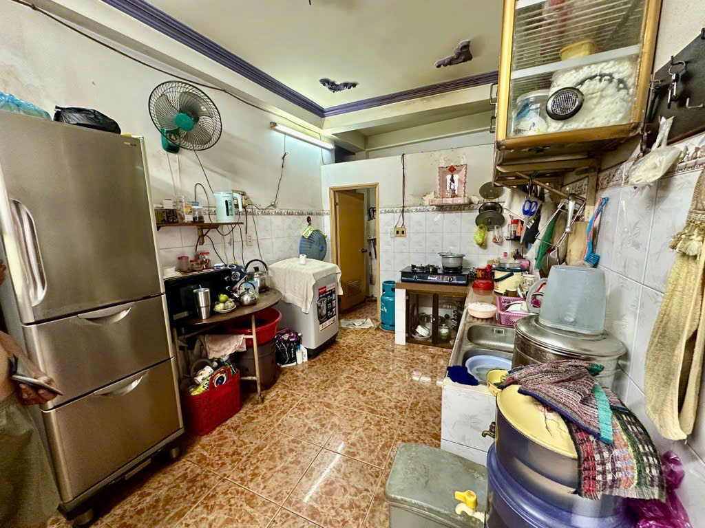Bán nhà góc hẻm 579 Lò Gốm P9 Q6, 