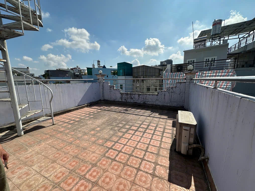 Bán nhà góc hẻm 579 Lò Gốm P9 Q6, 