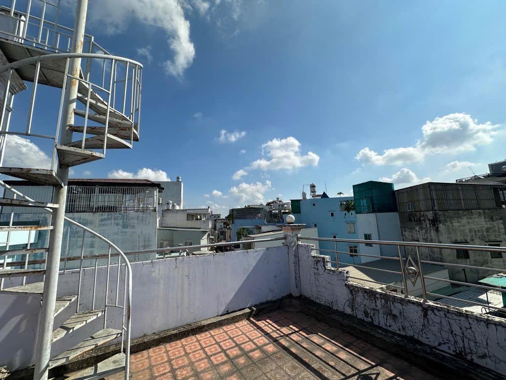 Bán nhà góc hẻm 579 Lò Gốm P9 Q6, 