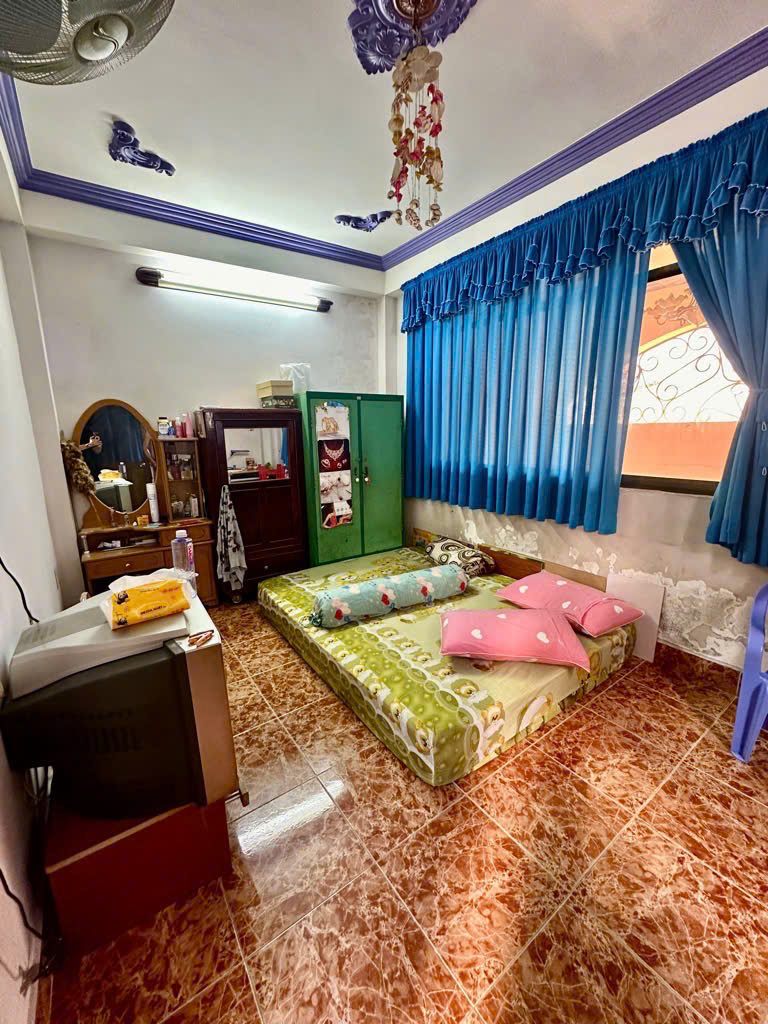 Bán nhà góc hẻm 579 Lò Gốm P9 Q6, 