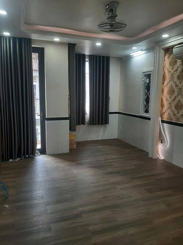 BÁN NHÀ BỜ BAO TÂN THẮNG QUẬN TÂN PHÚ – Ô TÔ NGỦ TRONG NHÀ – DT 4X17