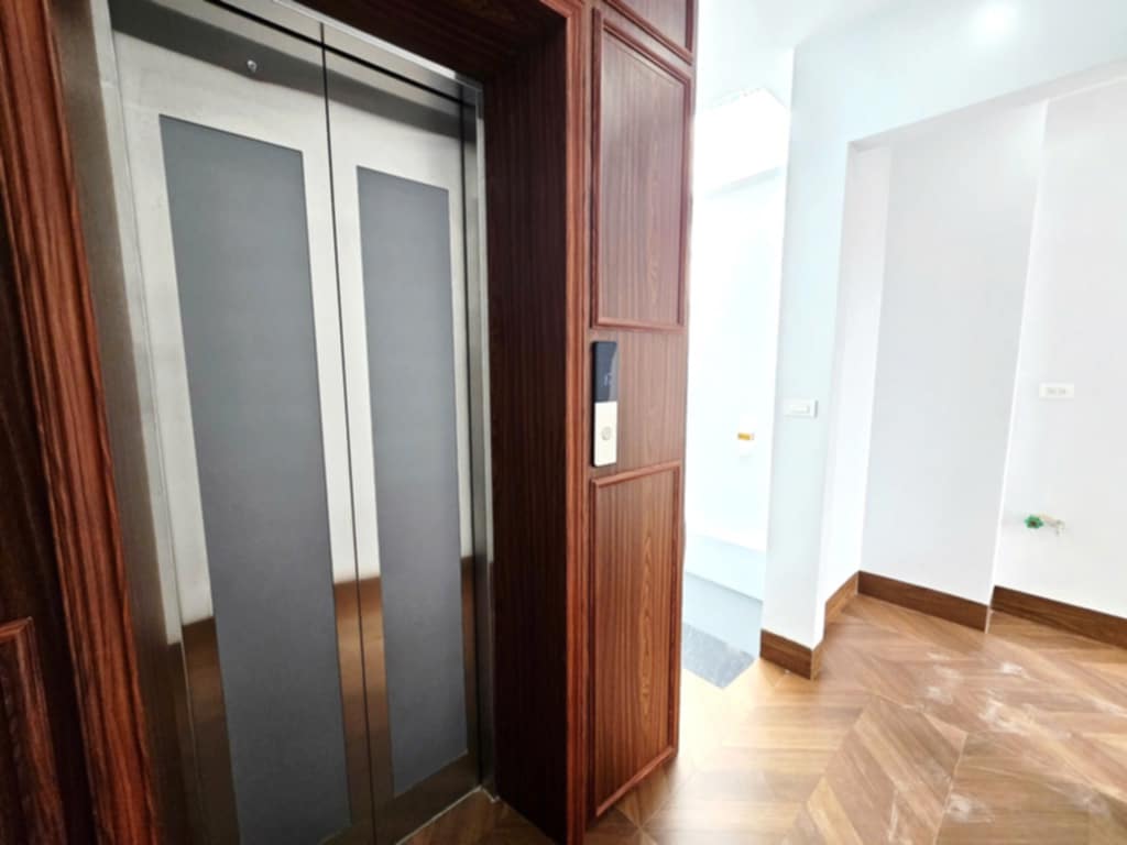 NHÀ SIÊU ĐẸP NỘI THẤT XỊN LÔ GÓC NGÕ