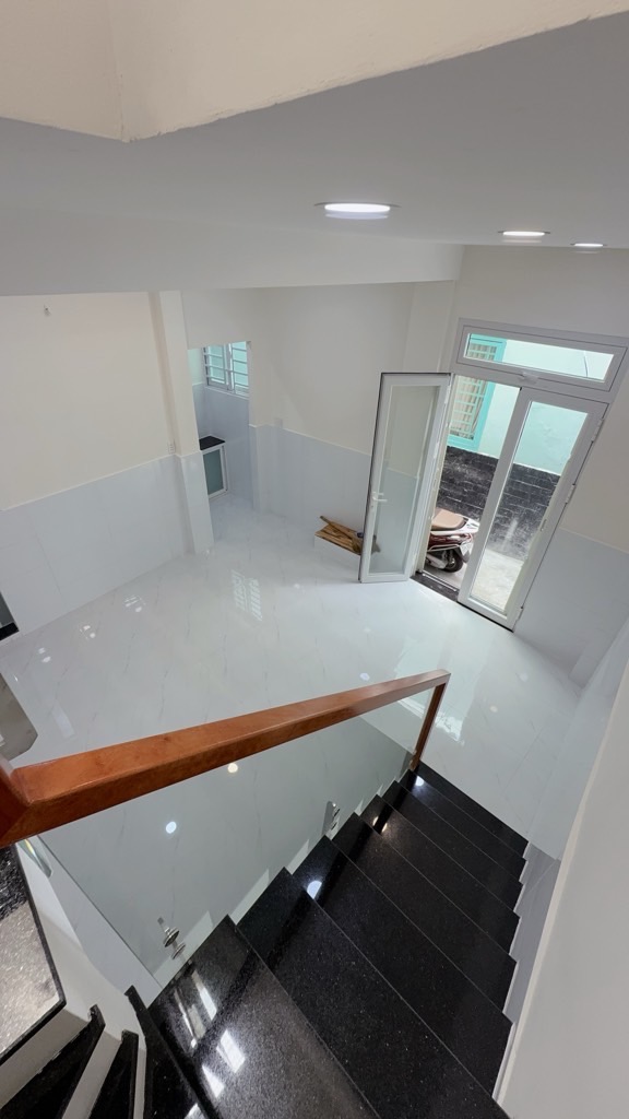 Bán nhà ngã 5 chuồng chó, đường Phạm Ngũ Lão, 25m2, 2 tầng, giá 3,4 tỷ