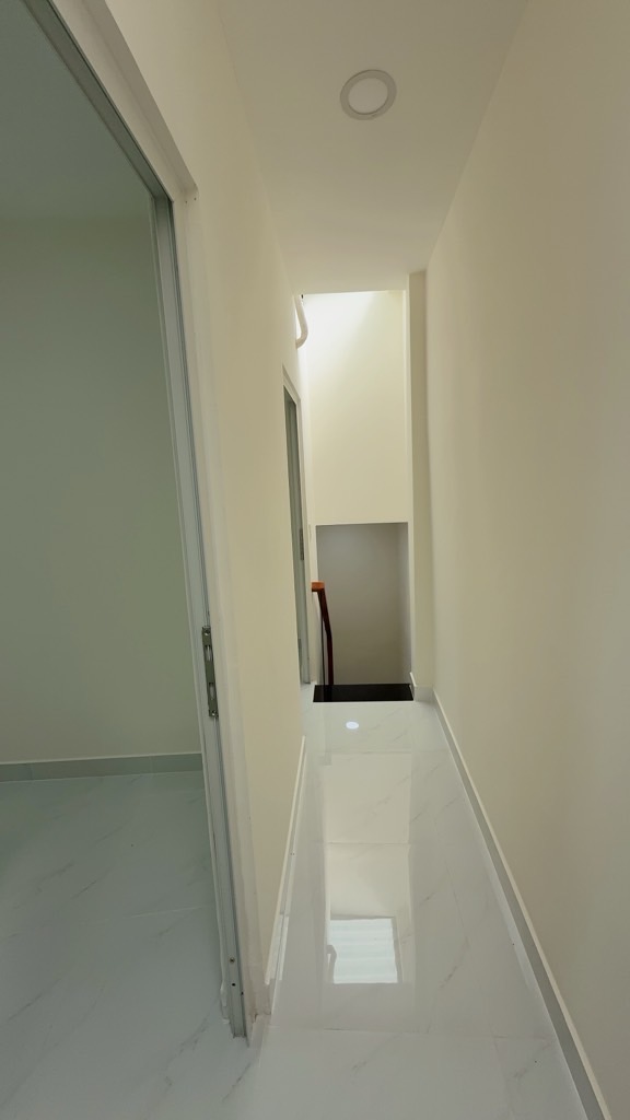 Bán nhà ngã 5 chuồng chó, đường Phạm Ngũ Lão, 25m2, 2 tầng, giá 3,4 tỷ