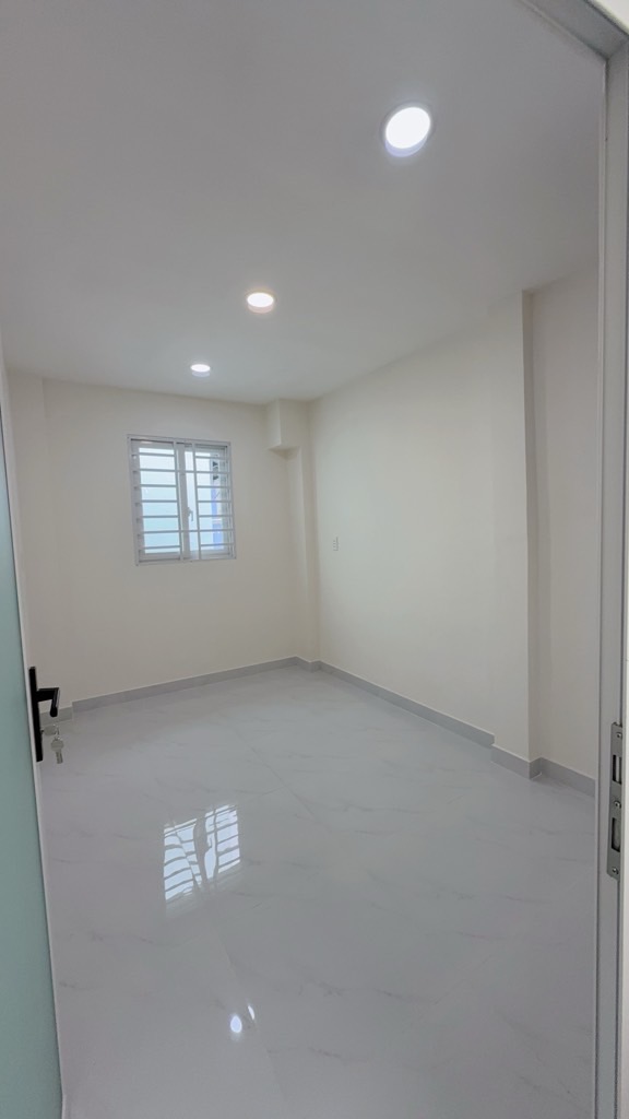 Bán nhà ngã 5 chuồng chó, đường Phạm Ngũ Lão, 25m2, 2 tầng, giá 3,4 tỷ