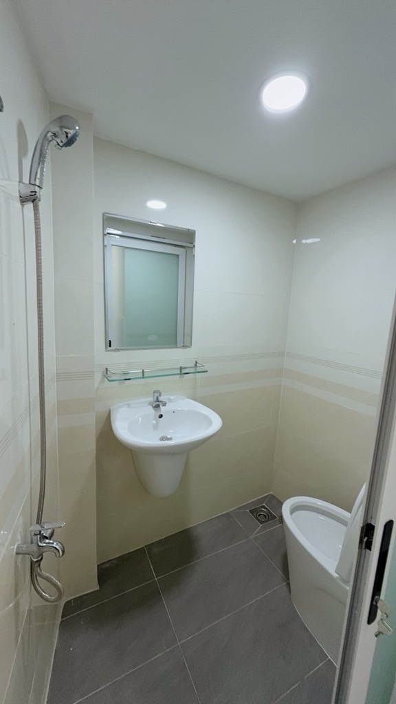 Bán nhà ngã 5 chuồng chó, đường Phạm Ngũ Lão, 25m2, 2 tầng, giá 3,4 tỷ