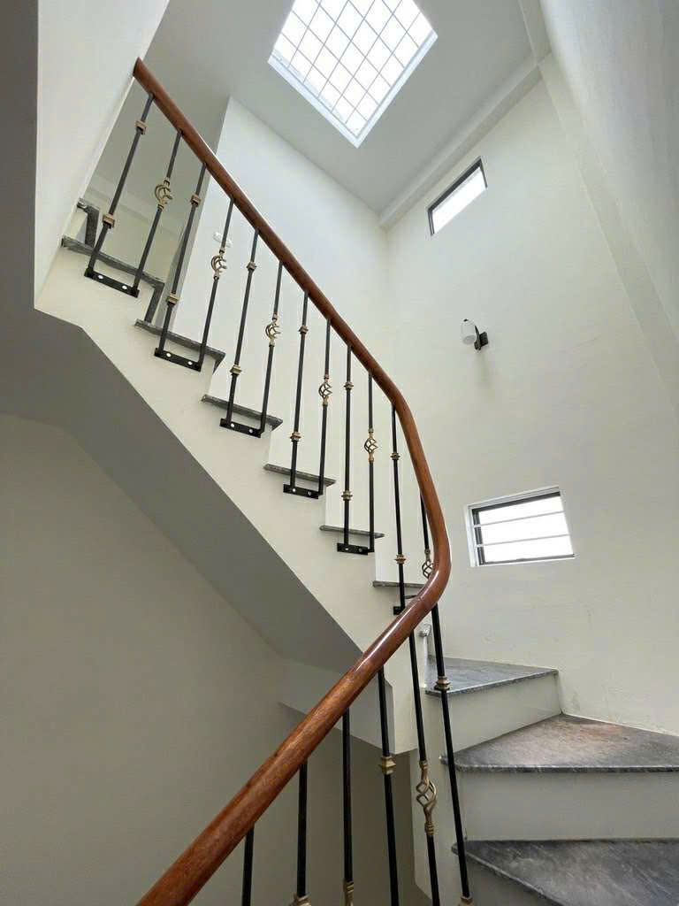 CẦU VĨNH TUY  , SÁT Ô TÔ LÔ GÓC , NHÀ ĐẸP GẦN HỒ