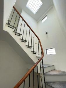 CẦU VĨNH TUY  , SÁT Ô TÔ LÔ GÓC , NHÀ ĐẸP GẦN HỒ
