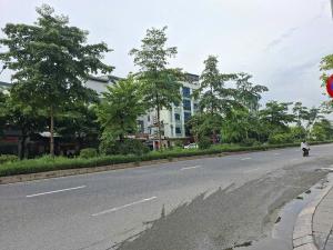 NHÀ ĐẸP SÁT VINHOMES, Ở HAY CHO THUÊ ĐỈNH
